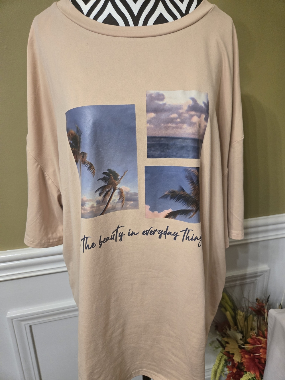 SHEIN Beige Graphic Short Sleeve Tee with Blue Scenic Panels